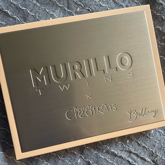 Murillo Twins x Beauty Creations Eye Shadow Palette - Picture 3 of 4